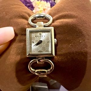 Diamond Gucci Tornavoni 4p Beige Horsebit
Watch Women Watch FULL SET